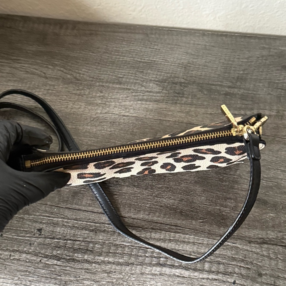 🔥 Tory Burch, leopard print Crossbody bag, PVC leather🔥 - Picture 6 of 14